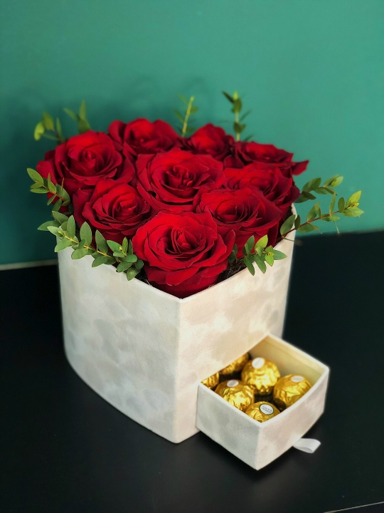 Фото Букет-сюрприз Сердце в коробке