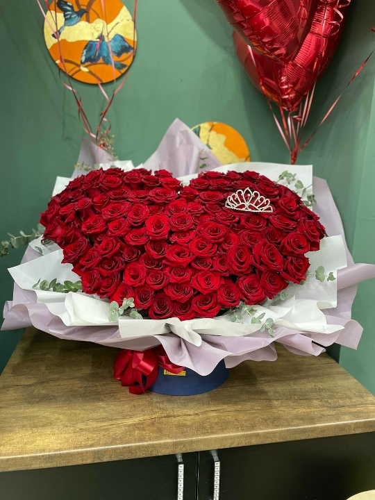 Фото 101 роза в форме Сердца