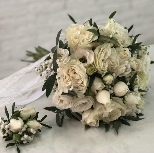 Фото Букет невесты в белом цвете