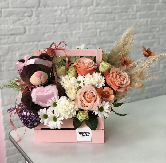 Фото Букет в стильном ящичке Синий