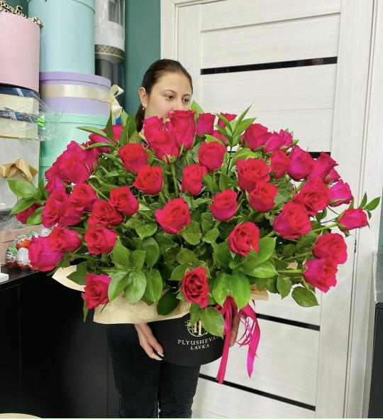 Фото 75 роз в боксе