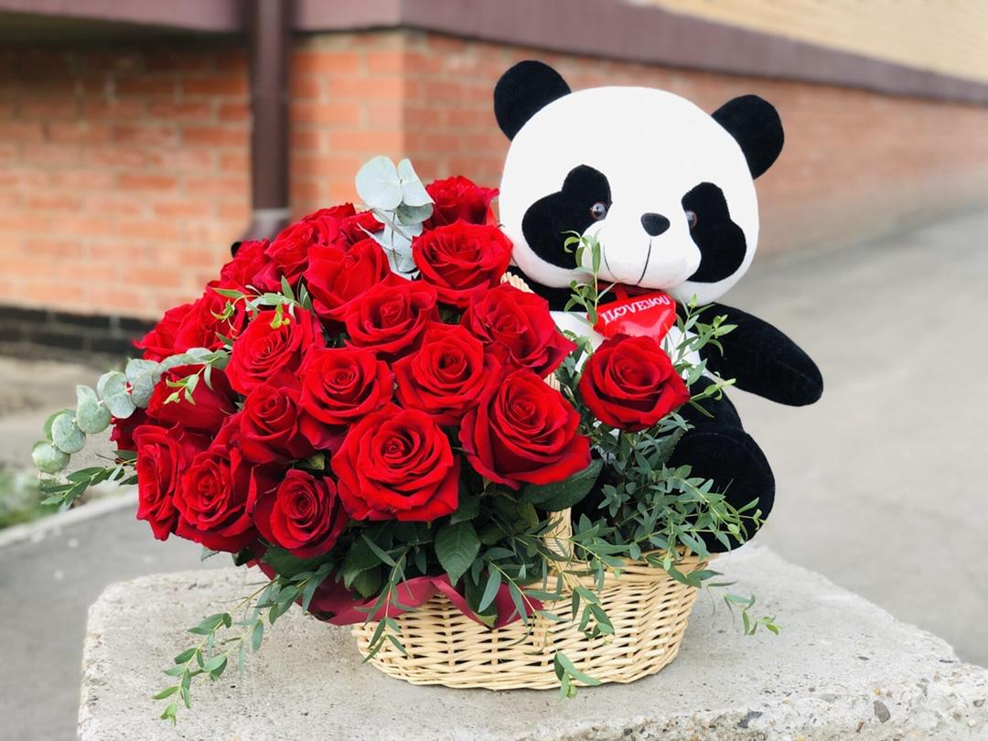 Фото Панда с розами