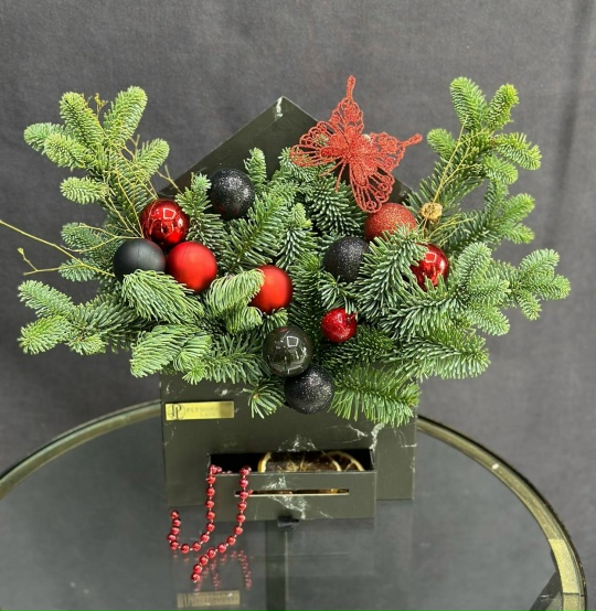 Фото Конверт в черном