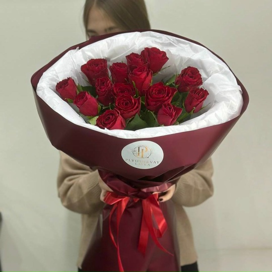 Фото 15 красных Роз 50 см