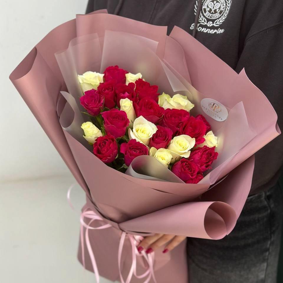 Фото 25 роз микс 35 см