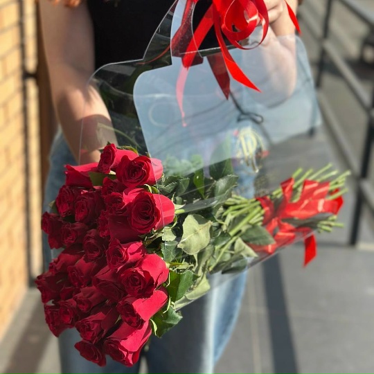 Фото Кудрявая роза 25 шт в плайм пакете