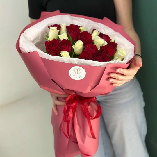 Фото 25 роз микс 35 см