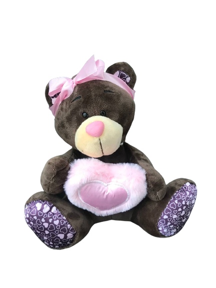 Фото Коричневый плюшевый медведь с сердцем девочка