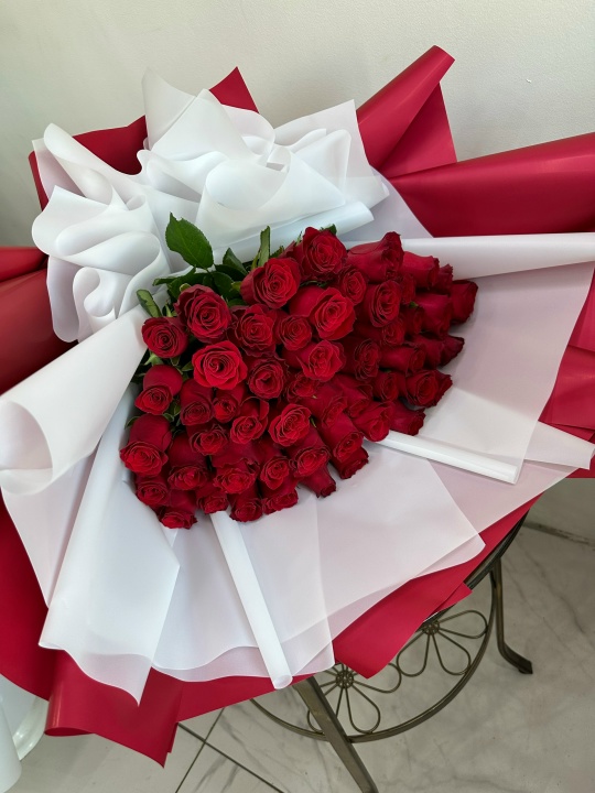 Фото 51 роза с оформлением