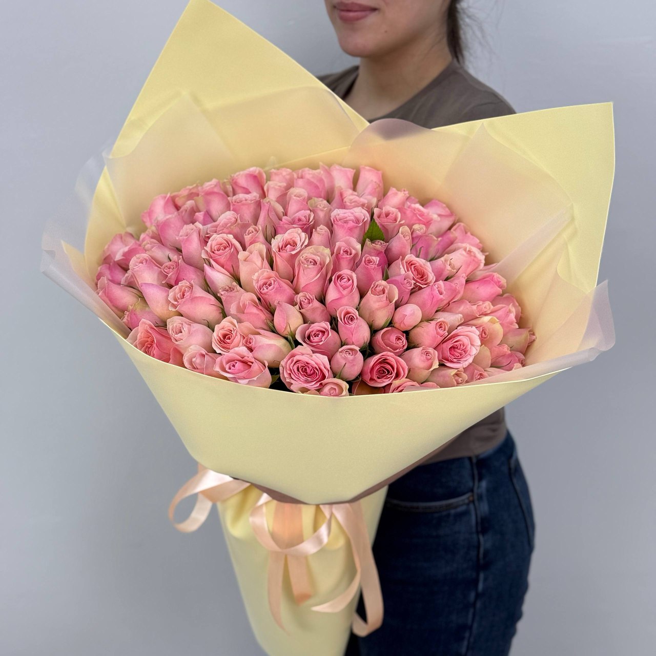 Фото 101 роза микс 35 см