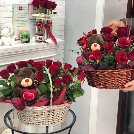 Фото Розы в корзинке